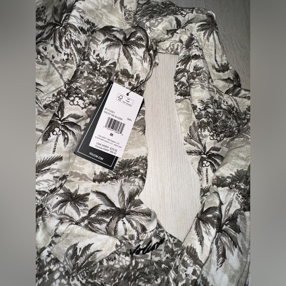 New Volcom tropical blazer - Picture 5 of 8